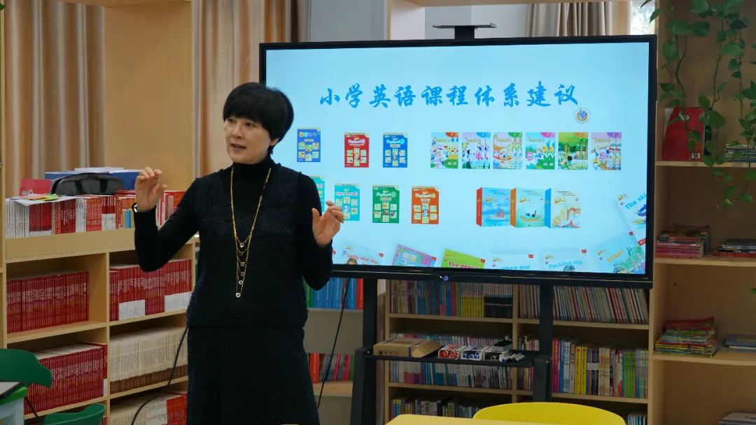 新启翔教研组在深圳市龙园外语实验学校开展导师进课堂教学研讨活动
